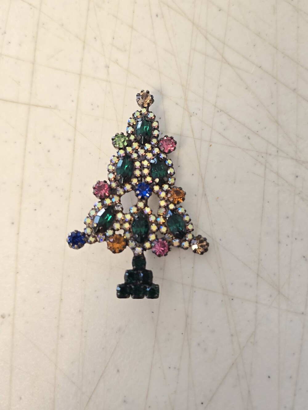 Vintage Silvertone Multi-Color Rhinestone Crystals? Christmas Tree Pin Brooch